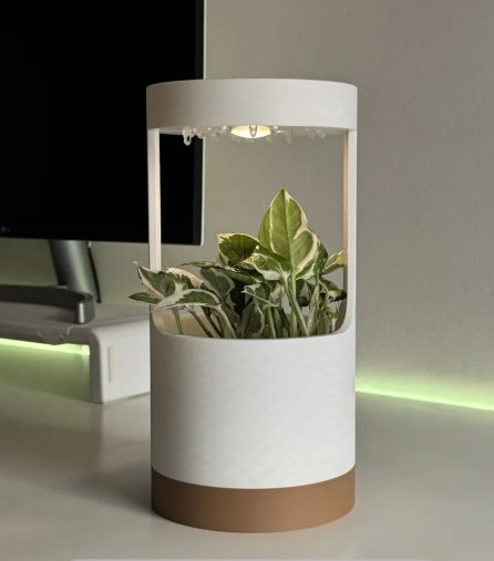 Maceta Inteligente con Luz LED y Sistema de Riego Automático